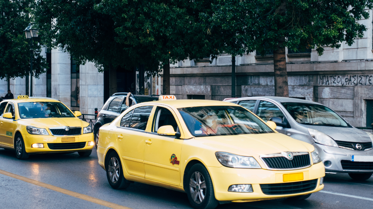 Read more about the article Airport Car Booking: The Smart Way to Travel to the Airport & Beyond for Umrah