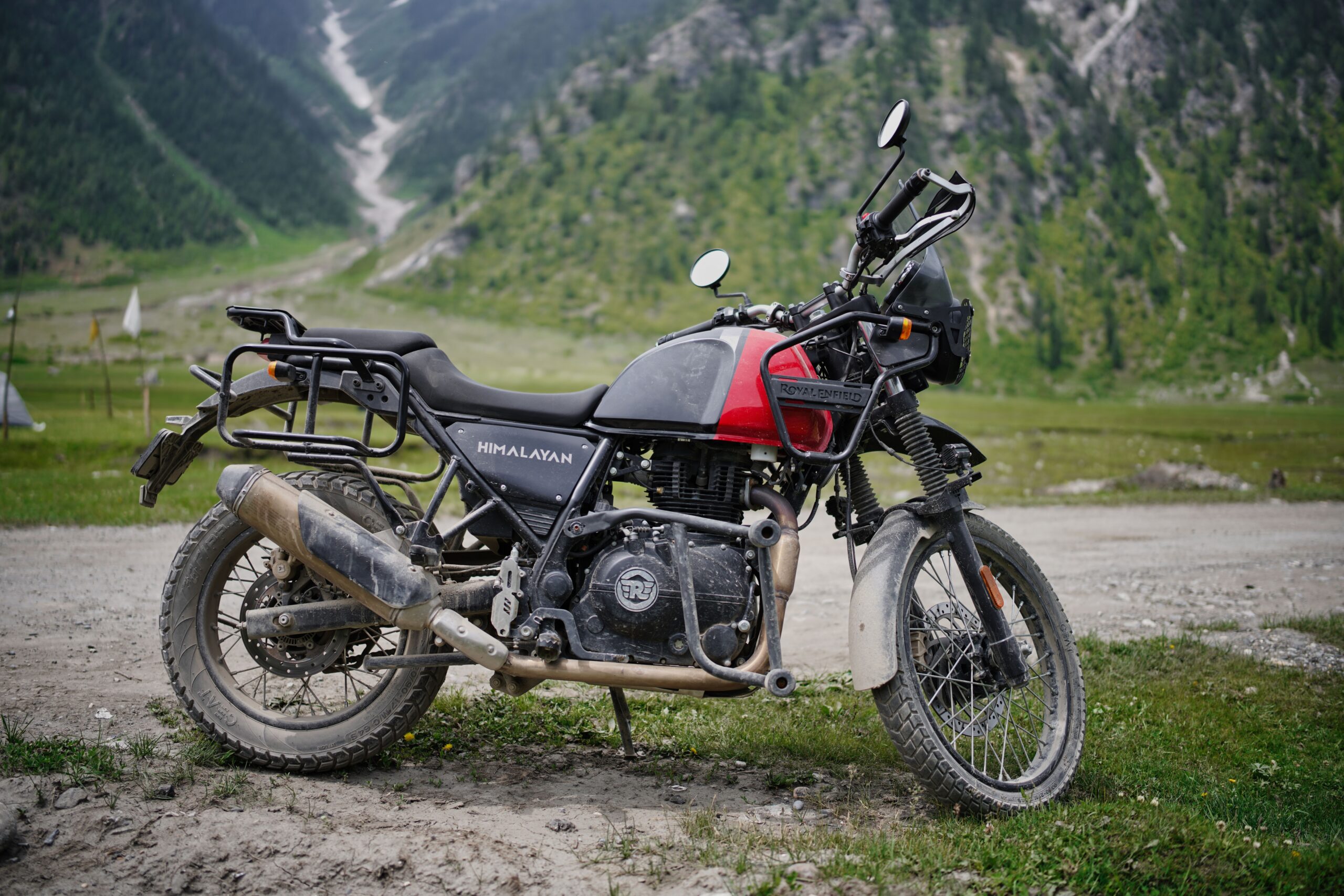 You are currently viewing How Royal Enfield Himalayan and Royal Enfield Classic 350 Serve Different Riders